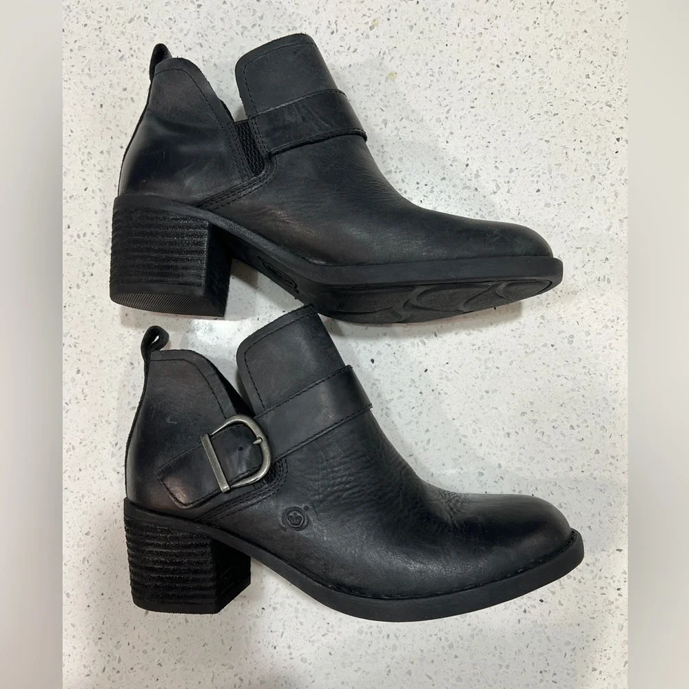 NWT Born Black Leather Ankle Boots sz 7